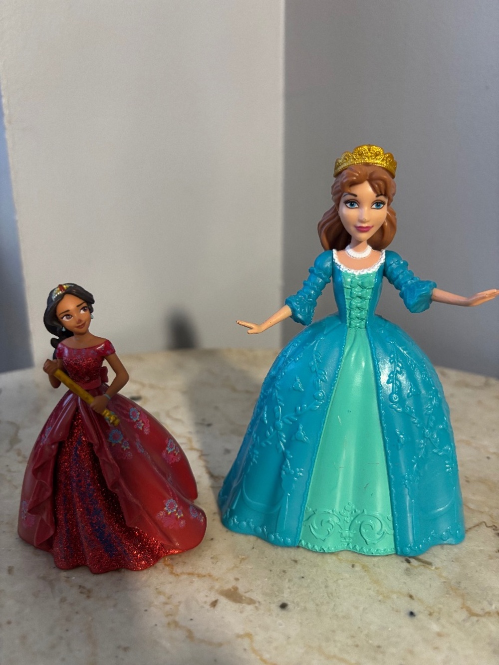 • Disney Princess Mini Figure Lot - Elena of Avalor & Queen Miranda (Sofia the F